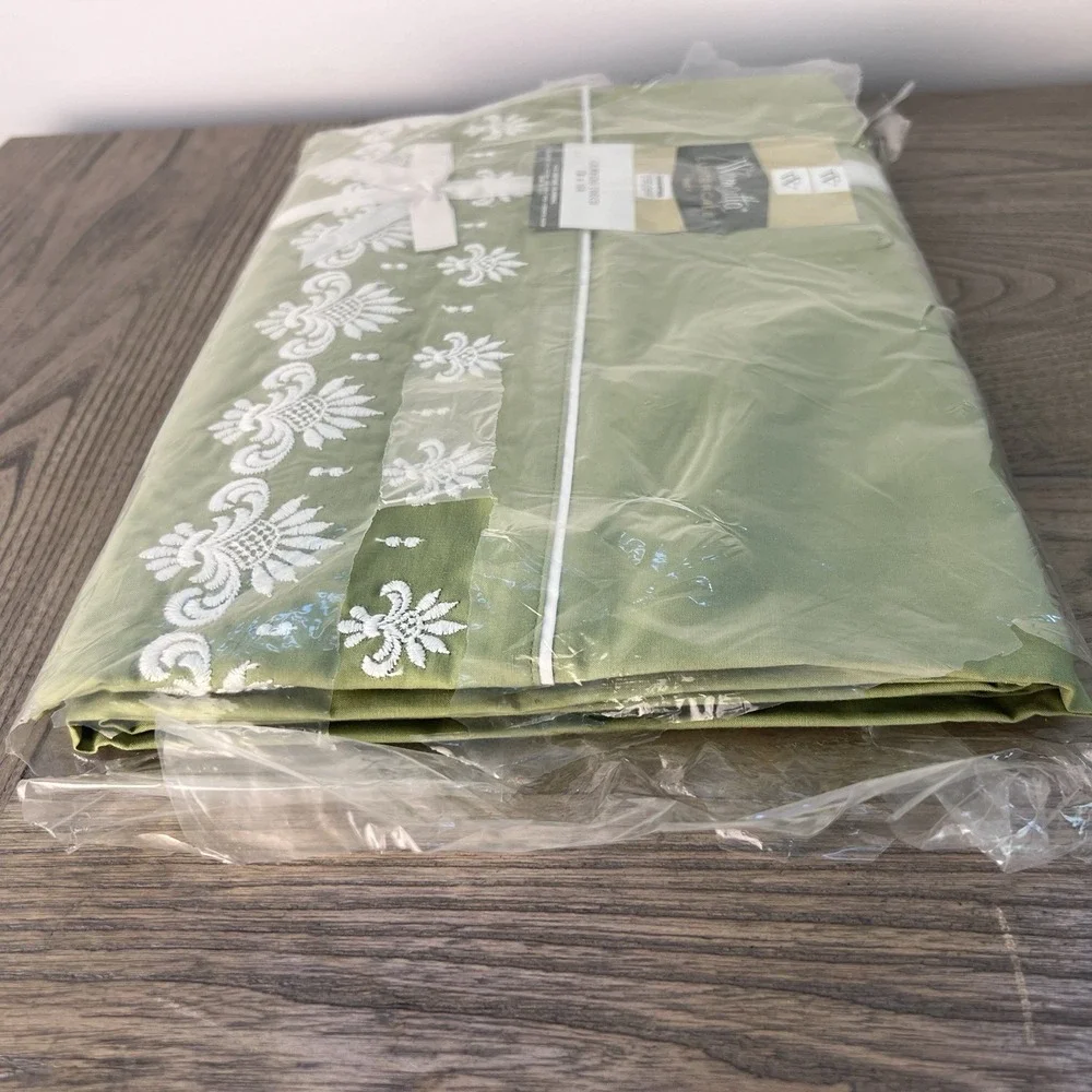 Wamsutta Lustercale Crowning Touch Green Embroidered Twin Flat Sheet Old Stock